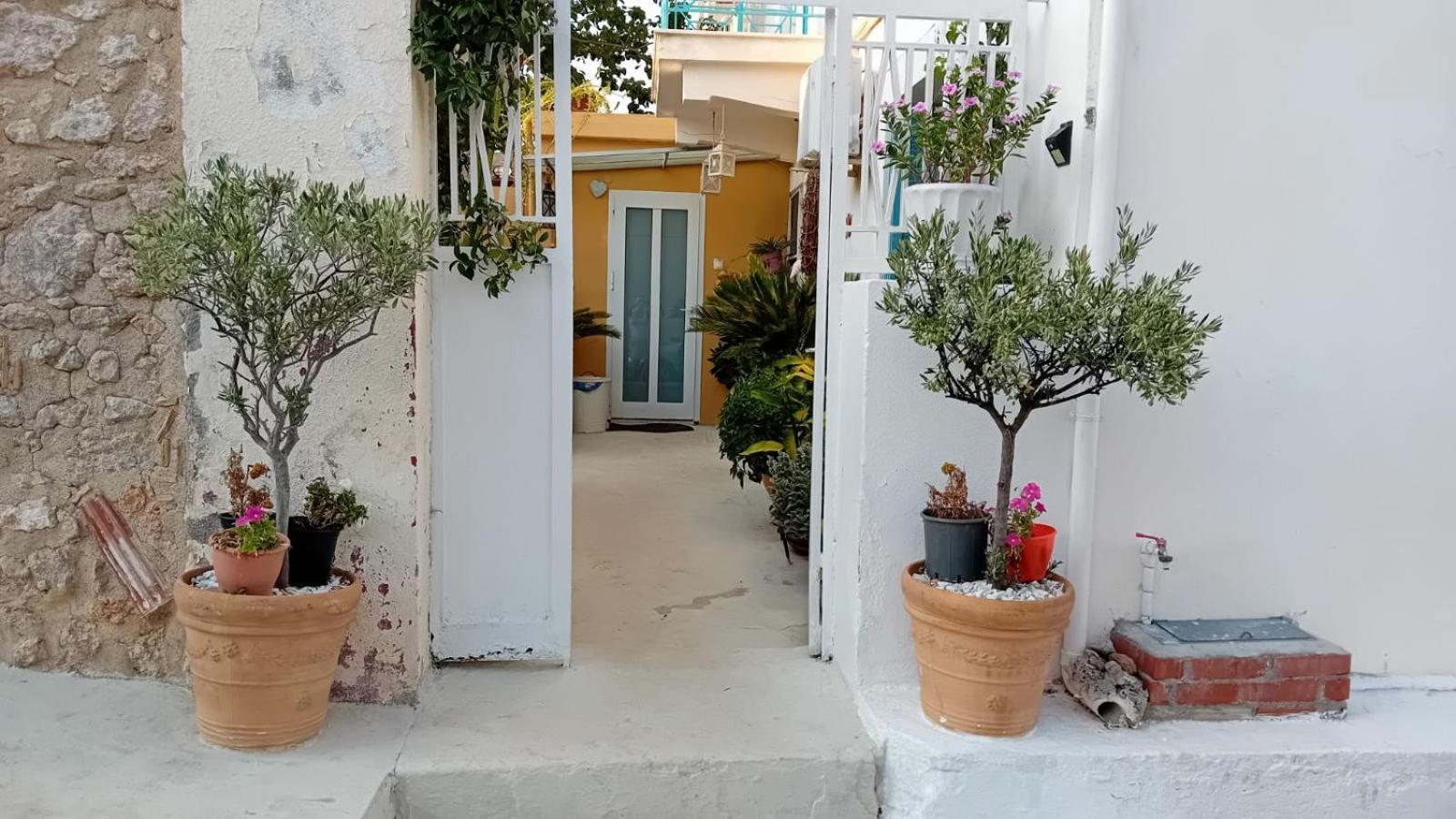 Areti'S Captain'S House With Private Terrace Galaxidi Exterior foto